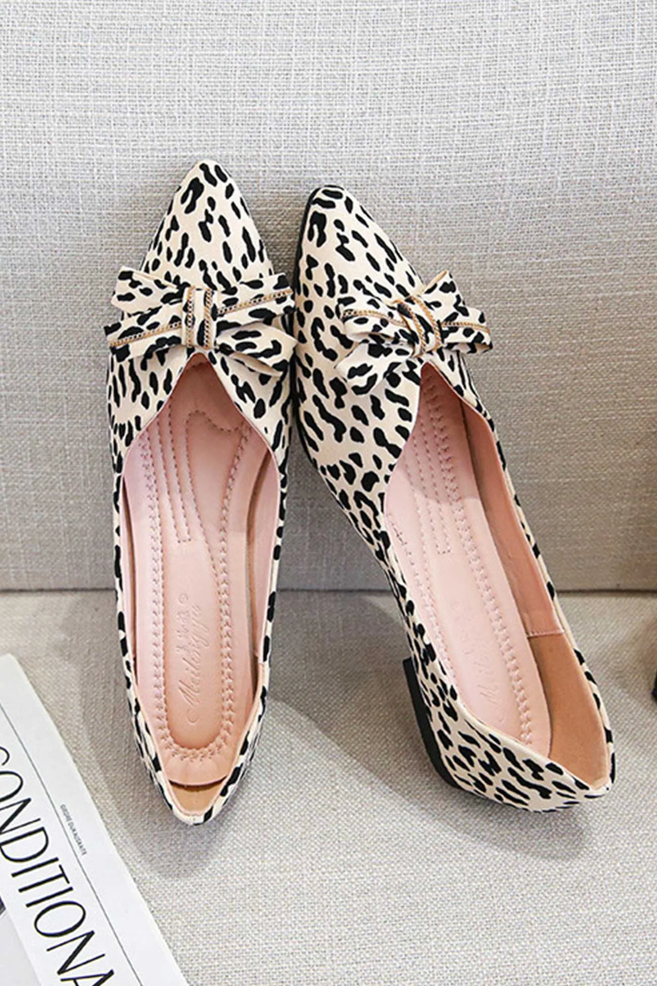 Amozae-Pointed Toe Leopard Print Bow Flats