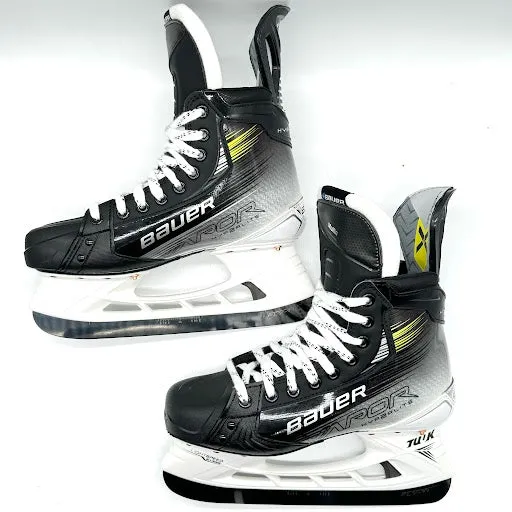 Bauer Vapor Hyperlite 2 - Pro Stock Hockey Skates - Size 7.25D