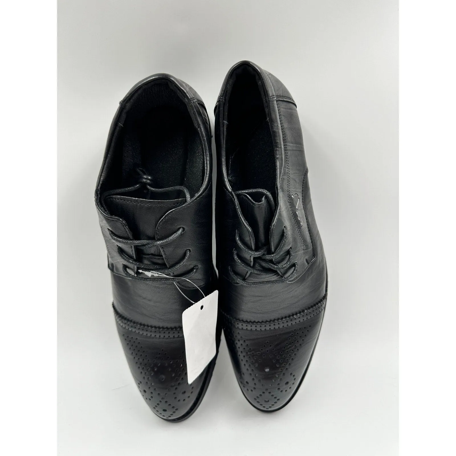 Men's Size 12, Black Oxford Dress Shoe w/ Design on Toe and Ruffle Cut Leather