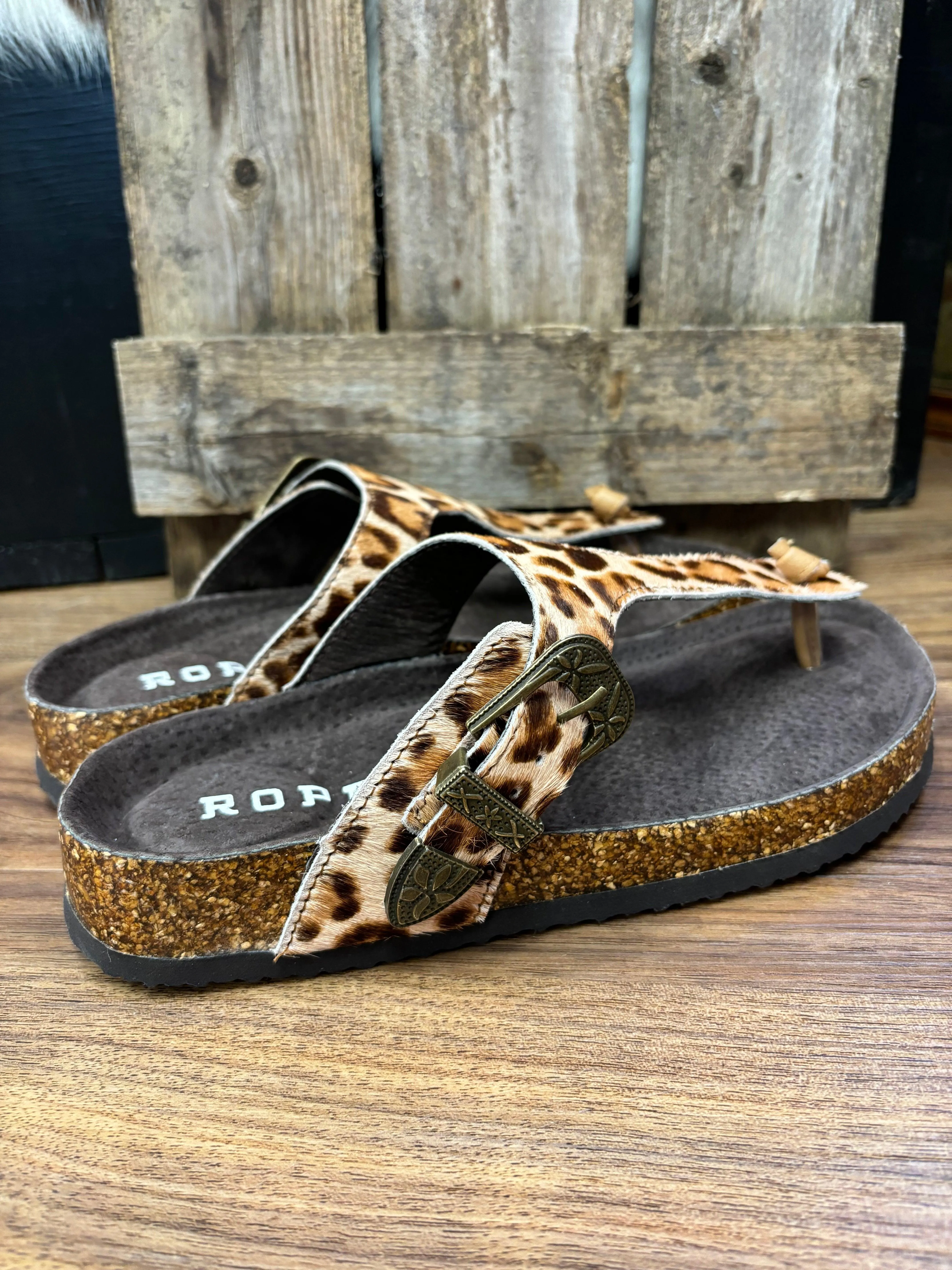 Roper Women's Helena Faux Leopard Hair-On Leather Thong Sandal 0607-3432