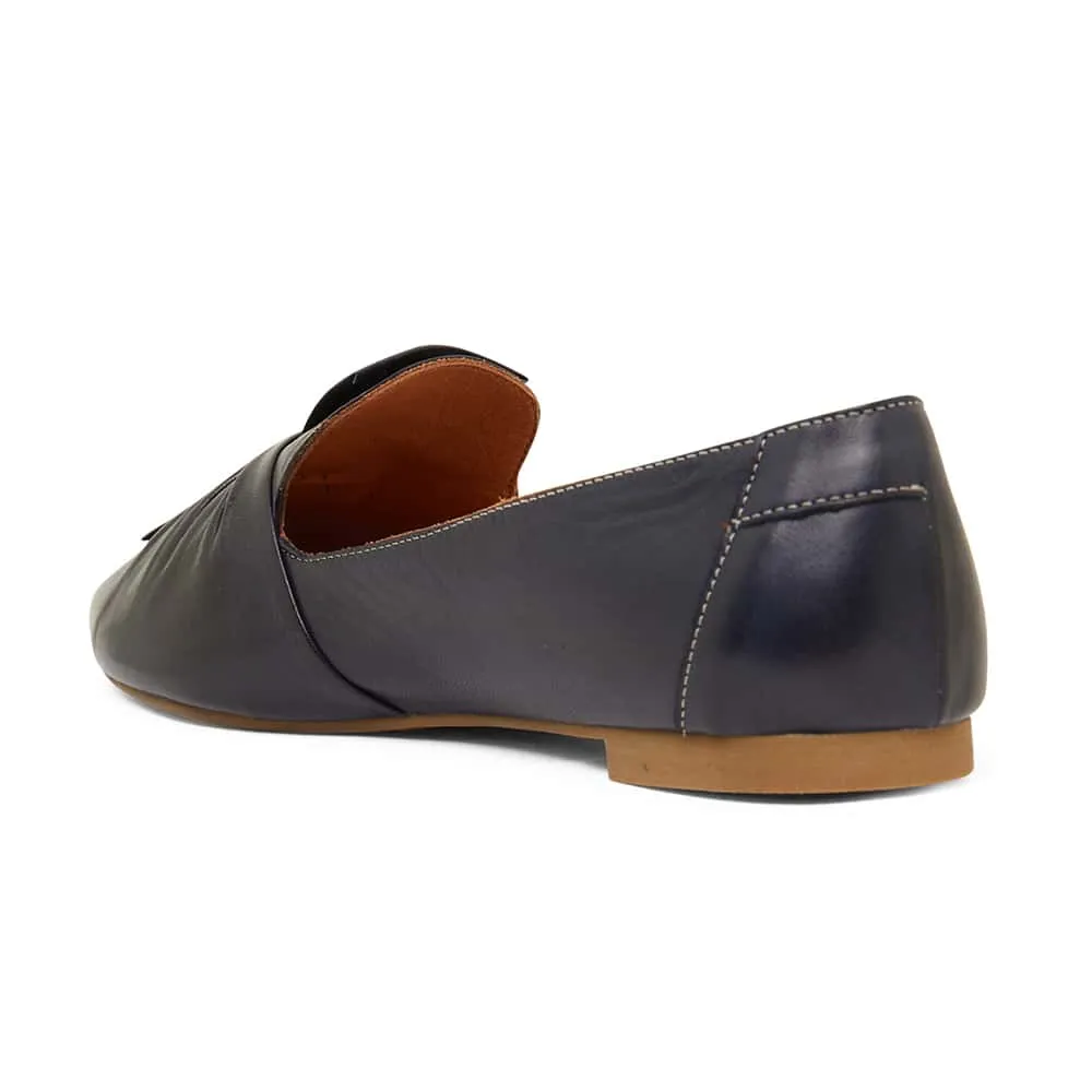 Rosco Flat in Navy Leather